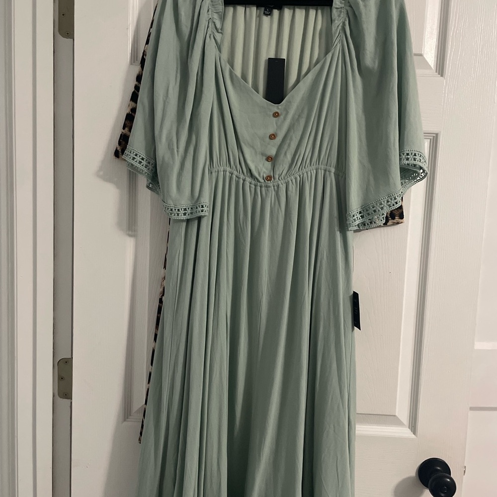 Lulu's Sage Green Maxi Dress with Lace Sleeves